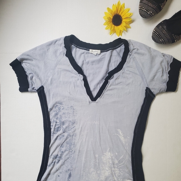 Mystree Tops - MYSTREE V-NECK TOP